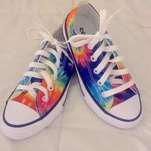 Kids Tye Dye Converse tennis shoes. Size 11
